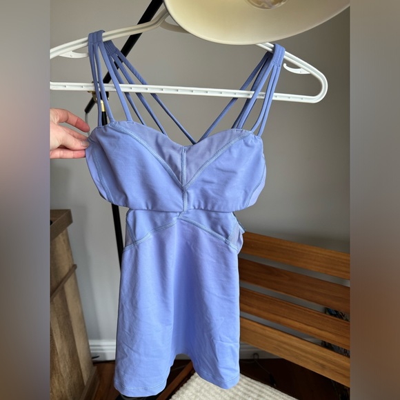 Lululemon Tank Top size 4 - says 6 - Picture 2 of 2